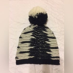 Libby Edelman - Black and White Winter Hat and infinity Scarf